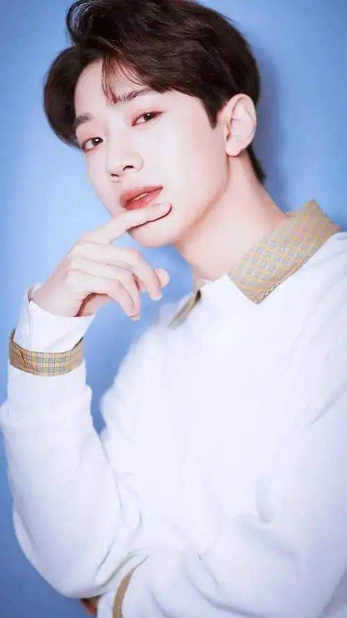 手机壁纸赖冠霖