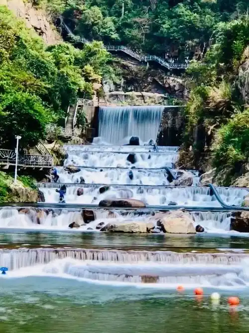 3月8日—17日,@所有女性龙虎山免门票啦!还有99元畅游整年优惠!