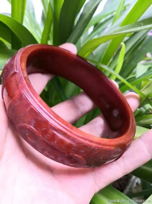 良渚时期满身工艺红玉手镯