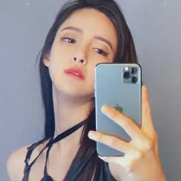 艾比模仿潘南奎上瘾,不仅脸越来越像,两人拍照造型也像复制粘贴