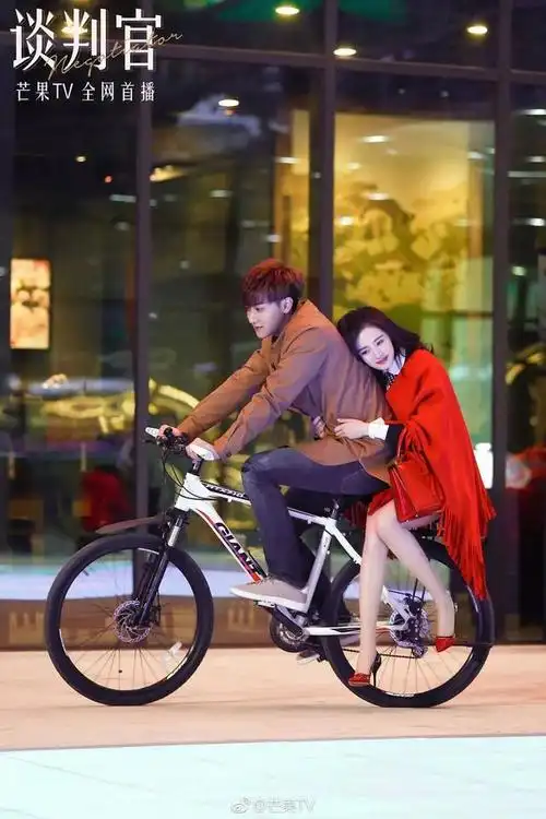 杨幂和黄子韬这对cp亮瞎眼了!职场御姐和傲娇富二代的恋爱怎么谈