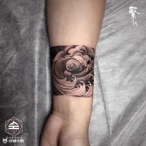 浪花手环_黑灰浪花纹身图案大全 - 纹身大咖