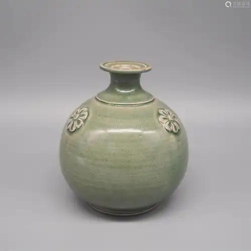 宋代秘色小咕噜瓶