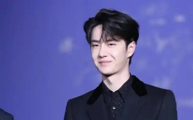 『王一博』笑起来好好看,今晚状态超好,笑的好多!