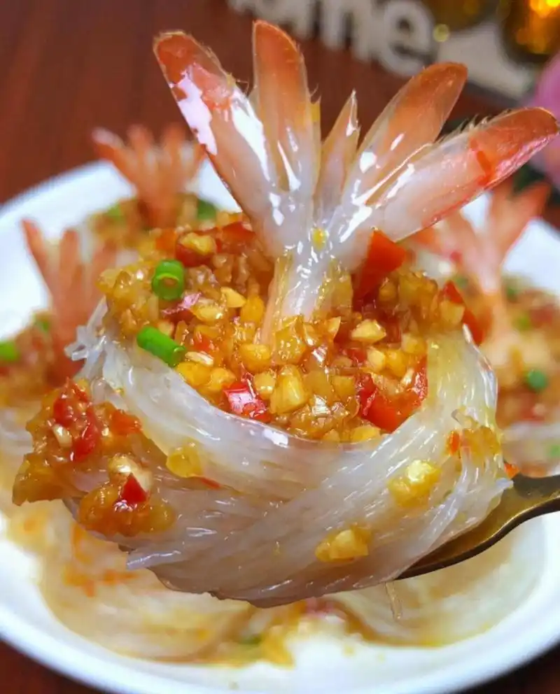 年夜饭的餐桌上安排起来|蒜蓉粉丝虾|||过年家里来客人,蒜蓉粉丝虾