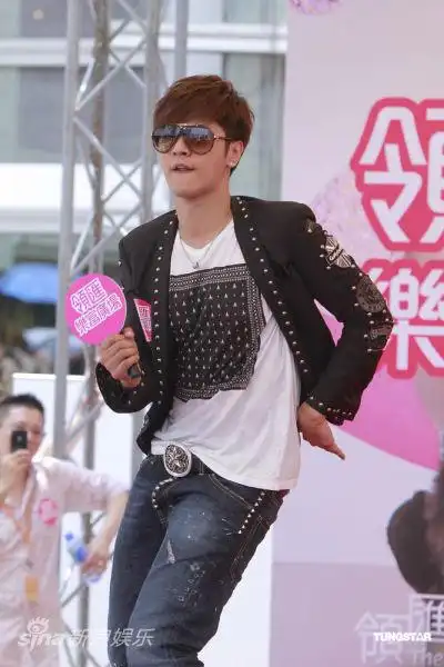 图文罗志祥签唱会罗志祥劲歌热舞