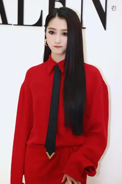 随机迷亖一个甜筒@关晓彤