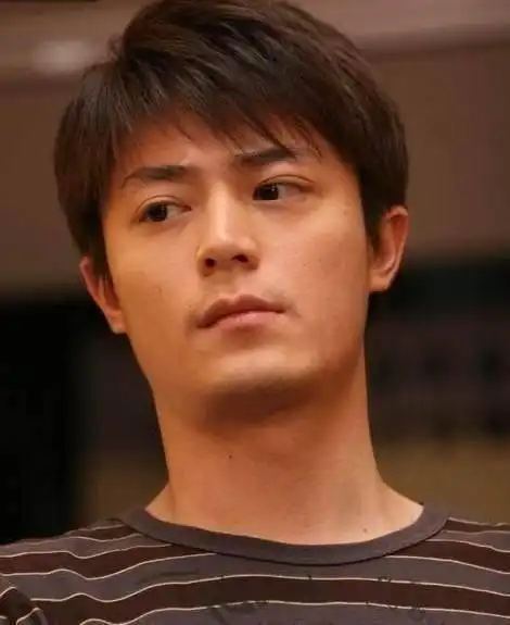 不修图不化妆,真实的男明星素颜照,谁是真的长得帅?