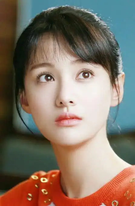 郑爽虽然给人感觉清纯可爱但却是个演技精湛敢爱敢恨的女孩子