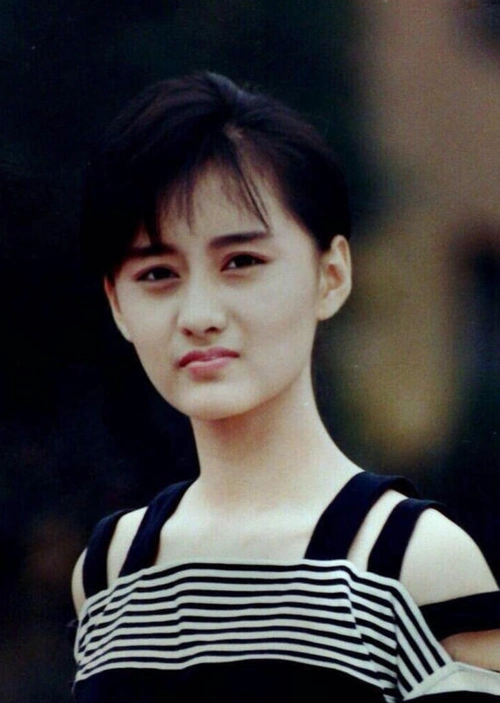 被陈德容13岁的旧照美哭,然而老得太快谁都救不了!