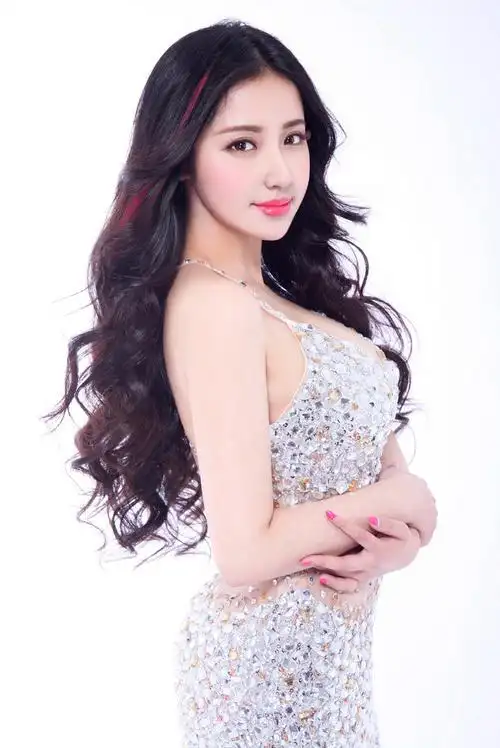 顶级g奶大胸美女乳模紫紫大胆巨乳翘臀人体艺术摄影图片写真