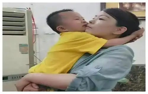 尤其是郭威的儿子奇奇,特别的可爱,这也让许敏想到了郭威的小时候