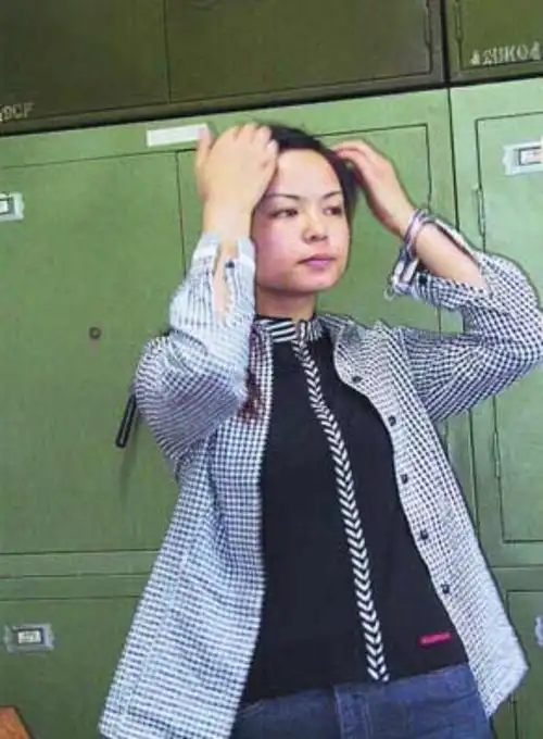 2001年,26岁的特大女毒贩华艳被捕,在临刑前,她说了这样一句话