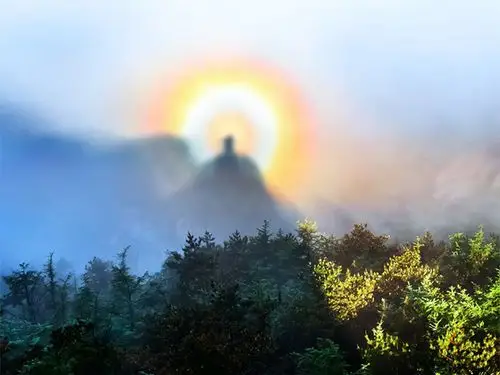 佛光普照,神奇的光学现象,难得一见!