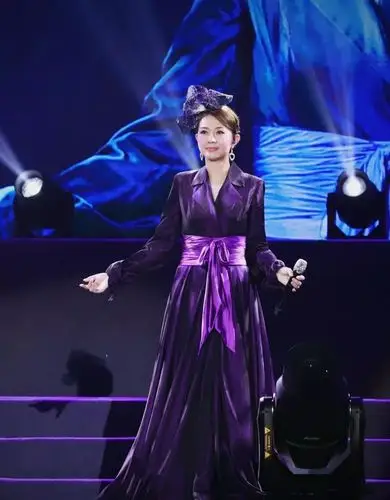 卓依婷依然记得演唱会东莞站正式官宣