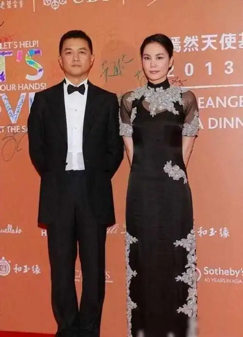 嘴好了脸怪了王菲花费上百万为爱女治好唇裂脸却越来越奇怪