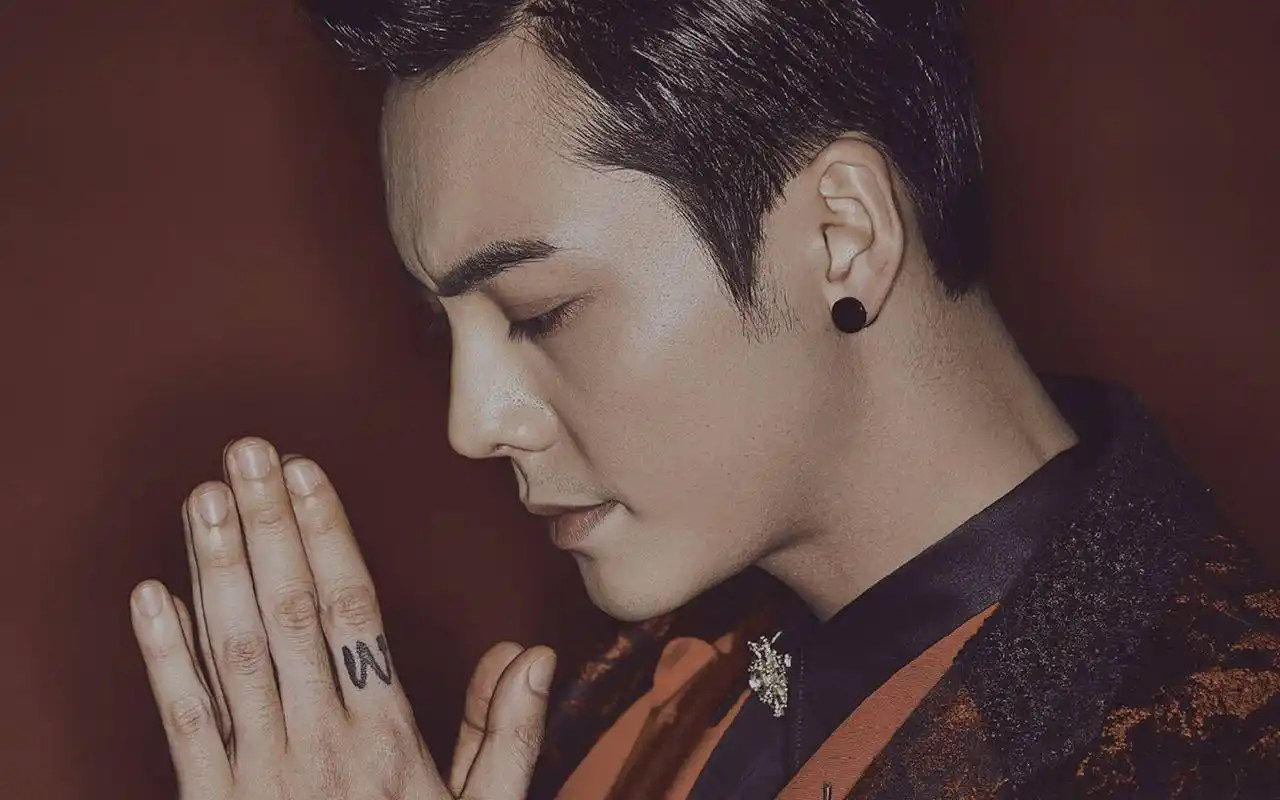 橙红年代男主角,高颜值演员陈伟霆,第一张好般配