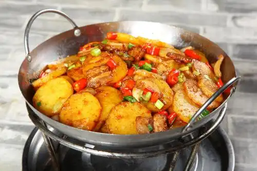 干锅土豆片 干锅土豆片