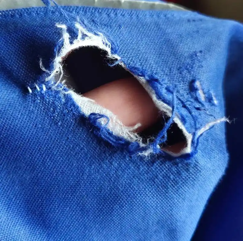 当妈以后无所不能 没手工活做下午把小孩的校裤膝盖破了两个洞 - 抖