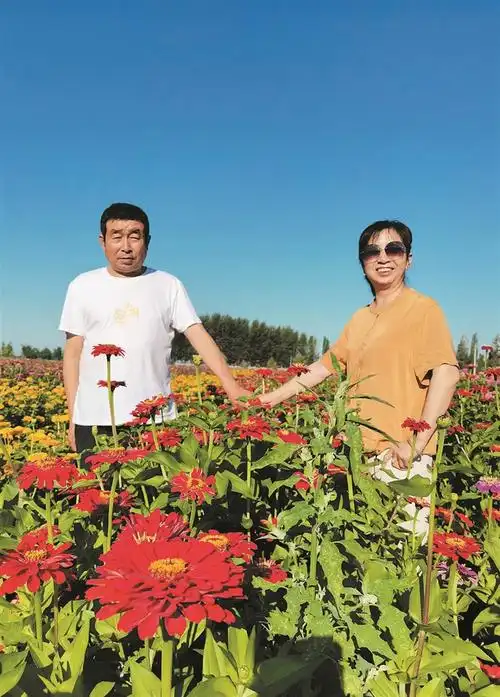 牛润录,宁桂英夫妻合影(资料图片).牛润录 提供