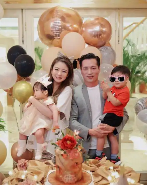 女星安以轩突然在个人社交账号公开喜讯,宣布嫁给陈荣炼