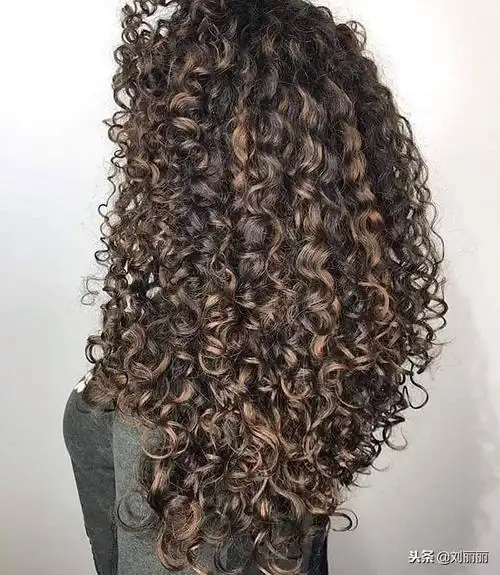 2018长发就烫"螺丝烫"