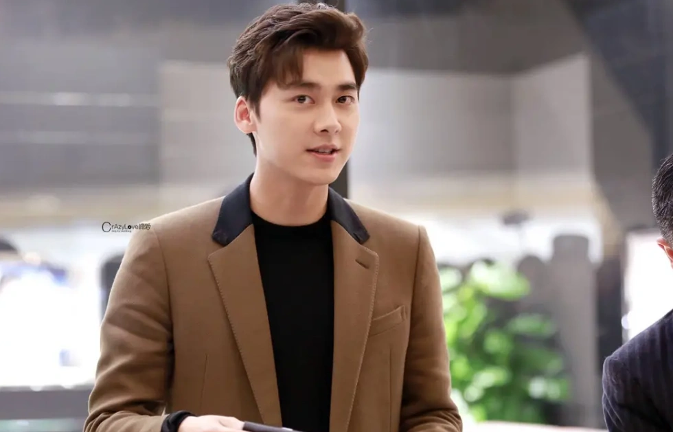 李易峰情史有多坎坷?与杨幂传绯闻,与李多海因买房分道扬镳