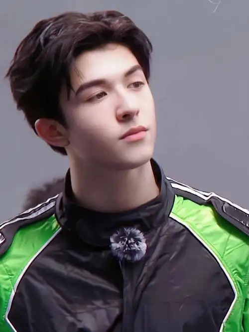 好好派照 #尹浩宇 @ 尹浩宇第一次发小红薯090909派派好帅00