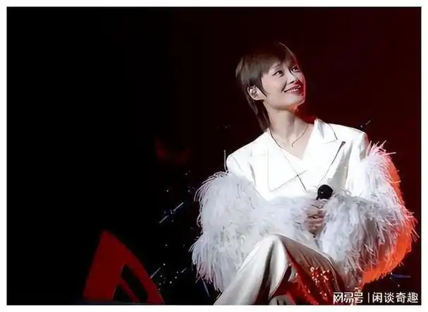 这一次,被撕下"遮羞布"的李宇春;给内娱明星"好好上了一课"