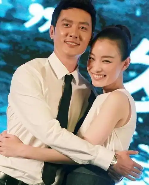 冯绍峰伤心不已,都说走出一段恋情的最好方式是开展下一段,于是宋茜林