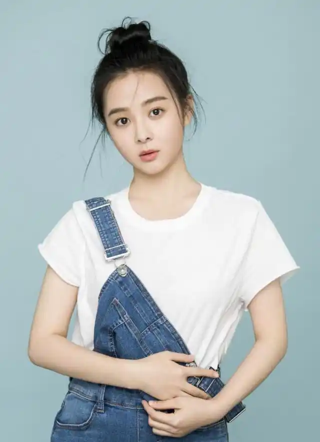 国民闺女杨晓丽学成归来,发视频晒近况,网友:演技派