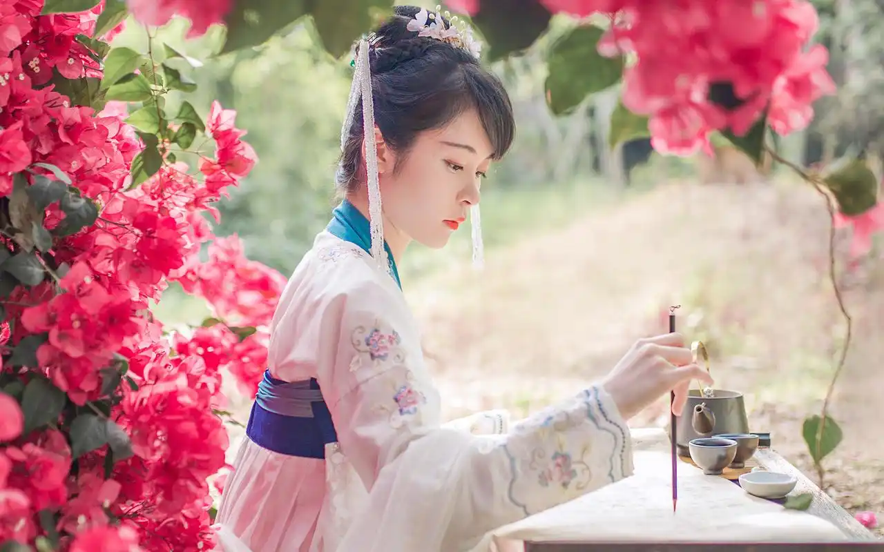 古风汉服美女甜美高清桌面壁纸