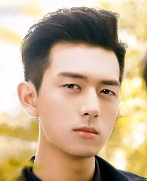 李现,1991年出生,身高185 cm.中国内地影视男演员.