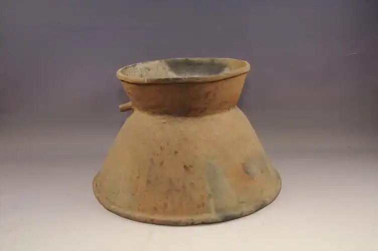 现代黎族陶蒸酒器