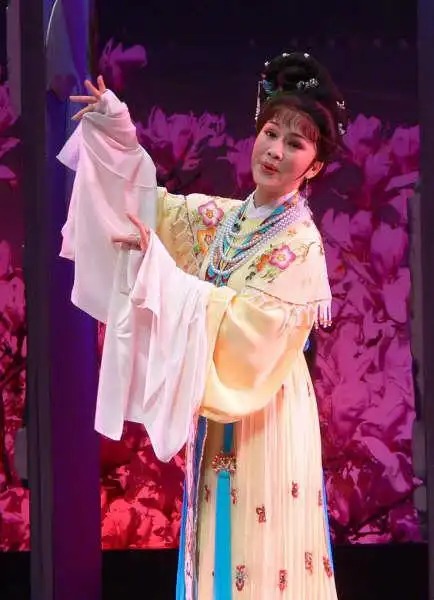 标签:方亚芬              ,                        越剧 分类