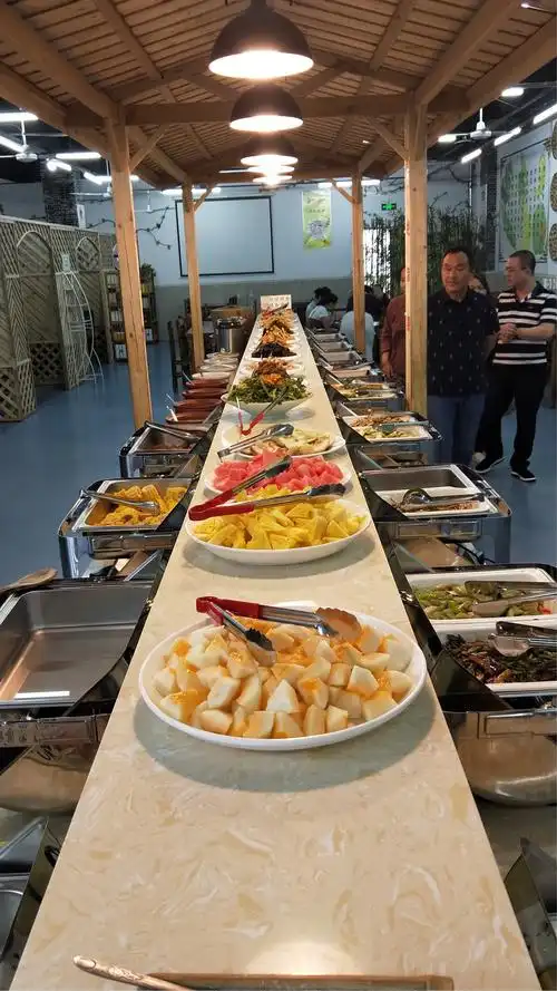 自助餐台区域