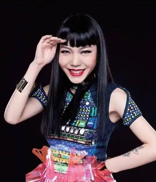 娱乐圈四大"过气"女明星,有人被唾弃,有人隐退嫁"丑男"_吴莫愁_杨雪