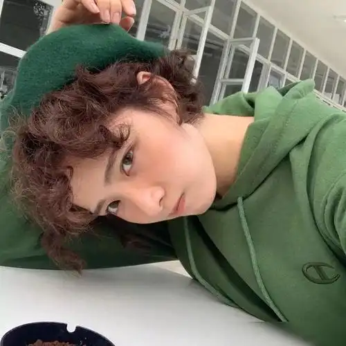 放弃大波浪吧2020年流行回头率超高的弹簧卷洋气还显脸小