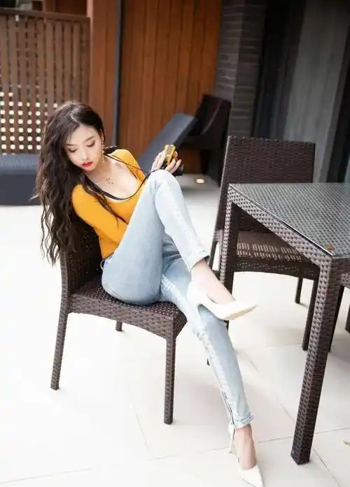 近日,杨晨晨的着装照片被曝光!