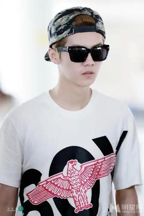 帅哥照片明星鹿晗反戴帽子的帅气图片115帅哥猛男文章小虾米