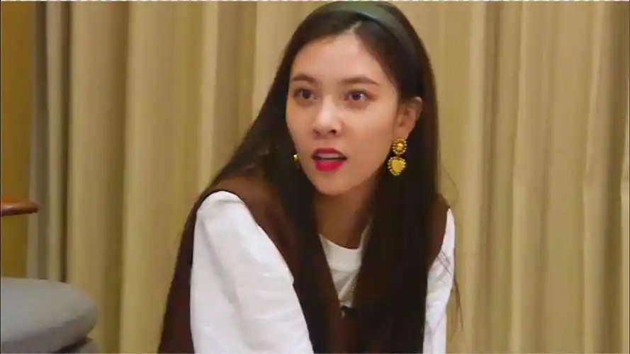 宋妍霏好奇姚译添的"穿衣经",探秘《奔跑吧》总导演姚译添衣柜