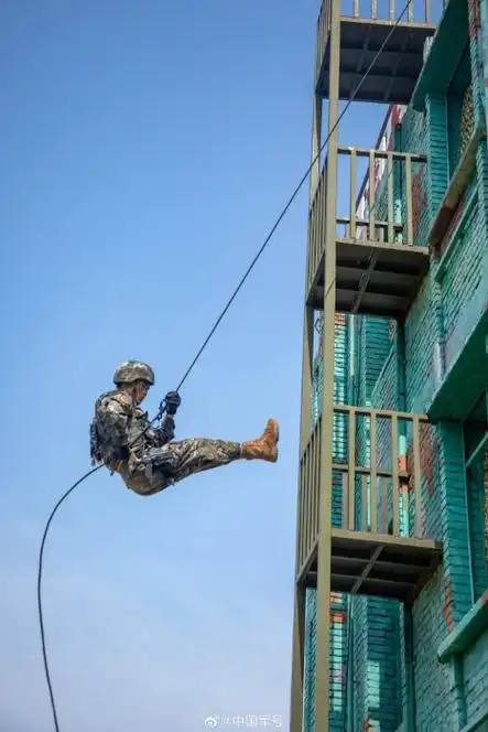 超帅get武警特战队员的酷炫风采