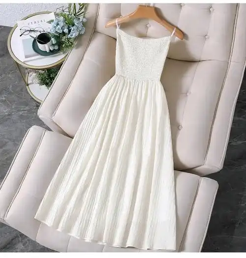 茶歇法式白色抹胸连衣裙子女夏季新款小个子无袖裹胸收腰小白长