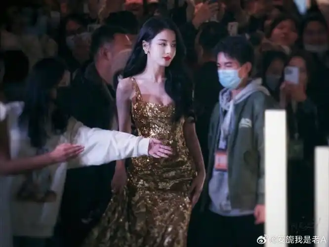 肖战迪丽热巴入选中国十大新青年##迪奥全球品牌大使迪丽热巴