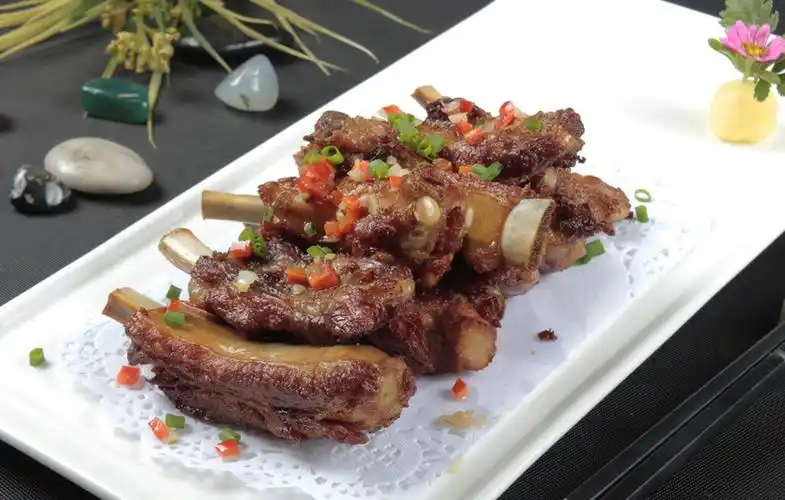 每日推荐六道沪菜:必吃特色美食都在这,手抓排骨