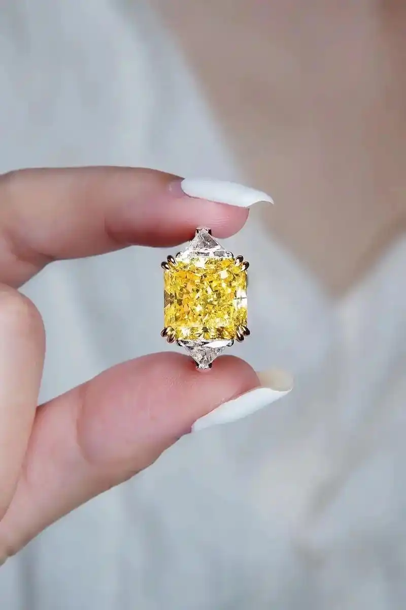 重磅现货十克拉艳彩黄钻石戒指