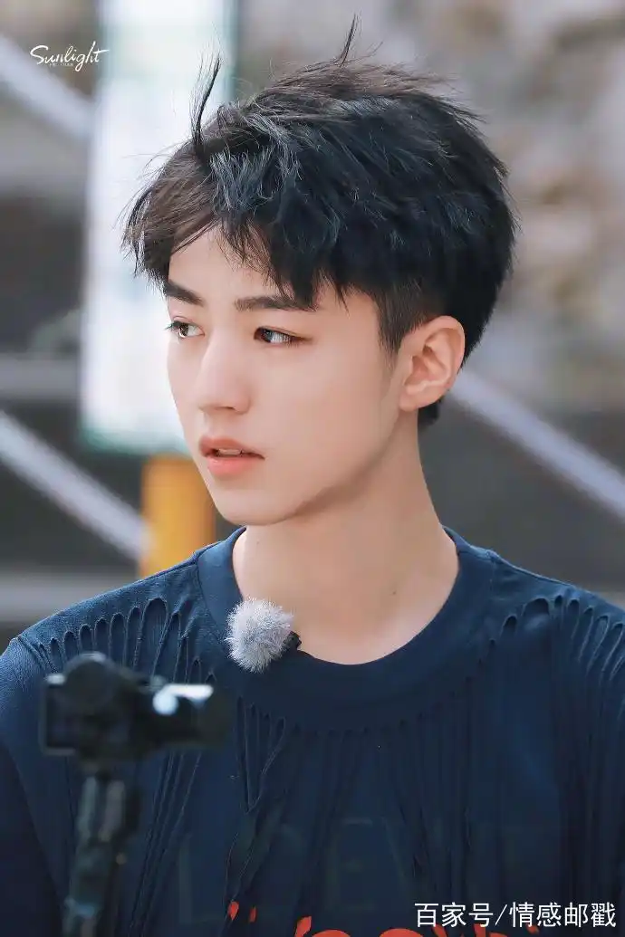 王俊凯王一博易烊千玺,额前碎发干净清爽,漫撕刘海充满少年气