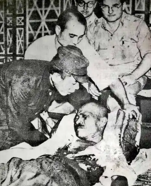 战犯东条英机绞刑现场活活挣扎12分钟死前被吓哭丑态百出