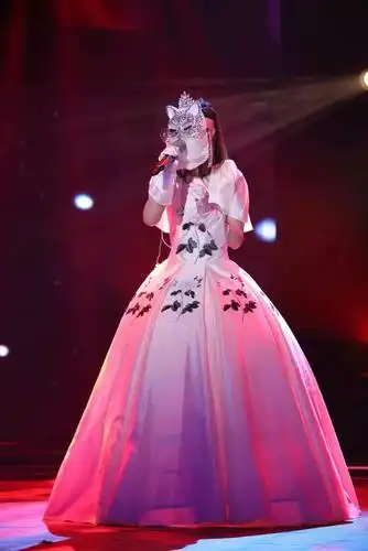 《蒙面唱将猜猜猜》一场持续了三个月的欢笑,情怀与谜题本周日迎来大