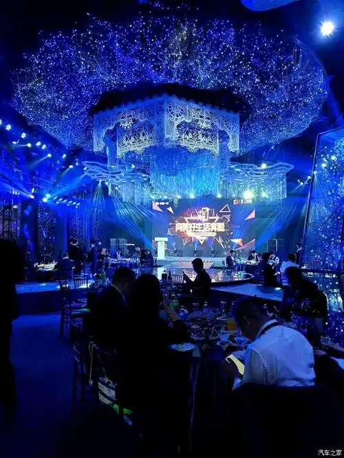 绚丽的庆典现场